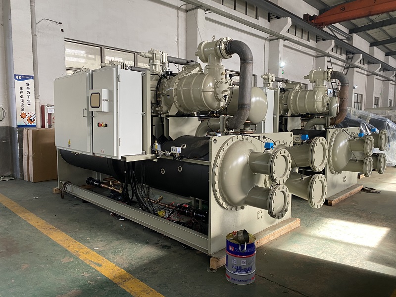 1647336763195904.jpg 滿液式螺桿.jpg