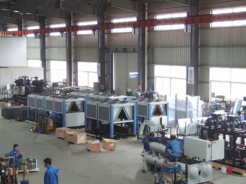 1647340118533993.jpg 箱式并聯(lián)機(jī)組組裝車間.jpg